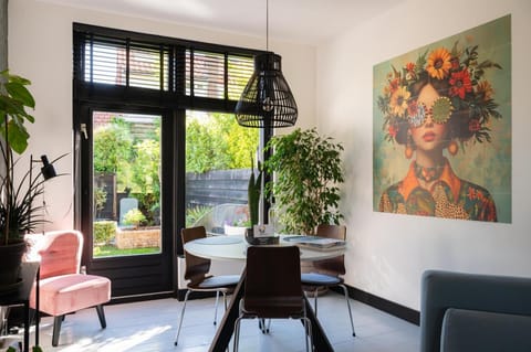 Living room, Garden view