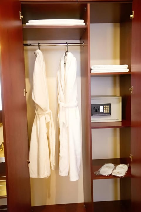 safe, towels, wardrobe