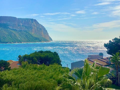 Astoria Villa maison d hôtes Appartement vue mer avec piscine Vacation rental in Cassis