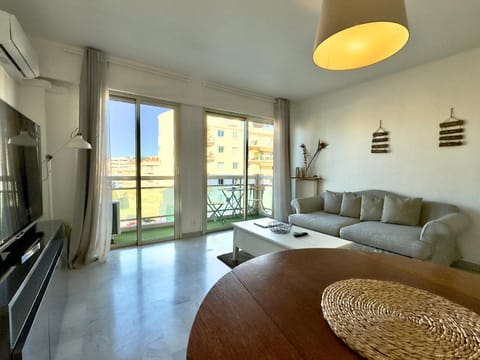 TV and multimedia, Living room, air conditioner