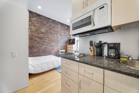 Simple Furnished Studio in The Heart of Boston Eigentumswohnung in Beacon Hill
