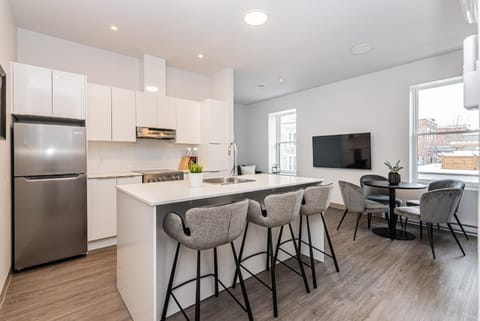Stylish & Fun 1 Bedroom Apartment in Le Plateau by Den Stays Eigentumswohnung in Laval