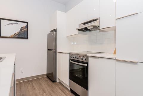 Stylish & Fun 1 Bedroom Apartment in Le Plateau by Den Stays Appartamento in Laval
