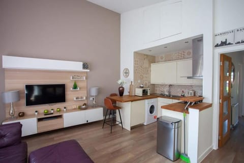 Mosspark Boulevard Exec Apartment ii - Free Parking Apartment in Glasgow