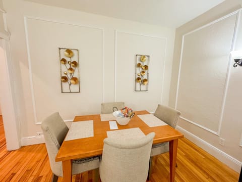 Renovated 2b, In-unit Laundry, Longwood, 1st Flr Apartment in Brookline