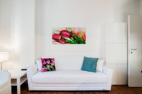 Bed, Living room, Seating area