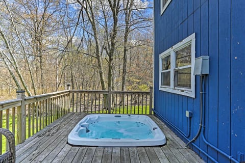 Peaceful Long Pond Home with Private Hot Tub! House in Pocono Mountains