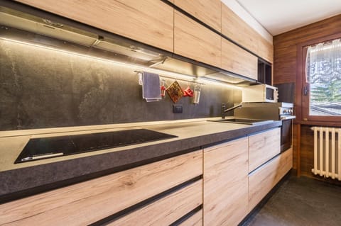 Kitchen or kitchenette, Living room