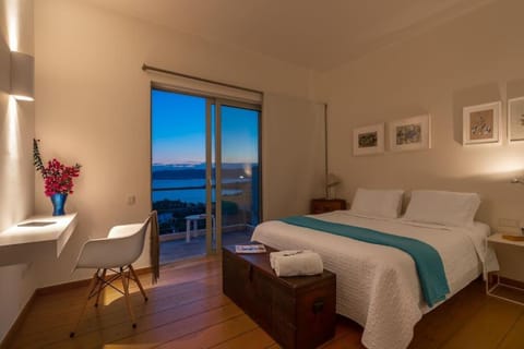 Bed, Natural landscape, Photo of the whole room, Bedroom, Sea view