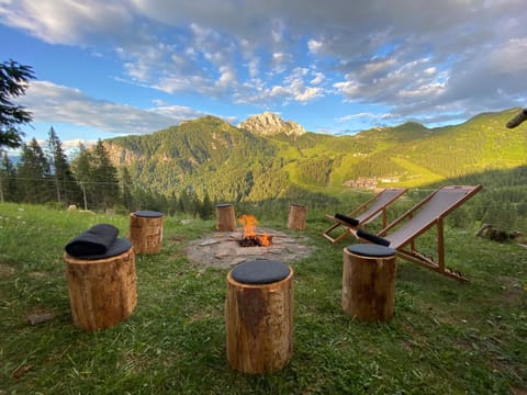 Gemütliche Hütte in den Bergen Chalet in Friuli-Venezia Giulia