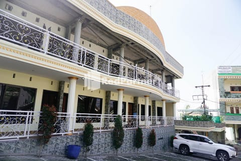 Property building, Facade/entrance