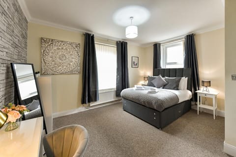 Guest Homes - Gerald House Maison in Swansea