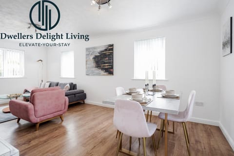 Dwellers Delight Living Ltd Serviced Accommodation Charming 3 Bedroom Flat, Chafford Hundred, Grays with Free Parking & Wifi Wohnung in Grays