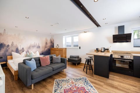 Communal lounge/ TV room, TV and multimedia, Kitchen or kitchenette, Living room, Seating area, Dining area, Evening entertainment, minibar