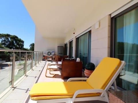 Happiness Apartment - Tennis Court & Pool & Albufeira Apartment in Olhos de Água