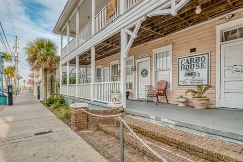 Carbo House Eleven Hotel in Tybee Island