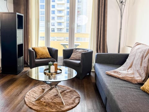 Communal lounge/ TV room, TV and multimedia, Lounge or bar