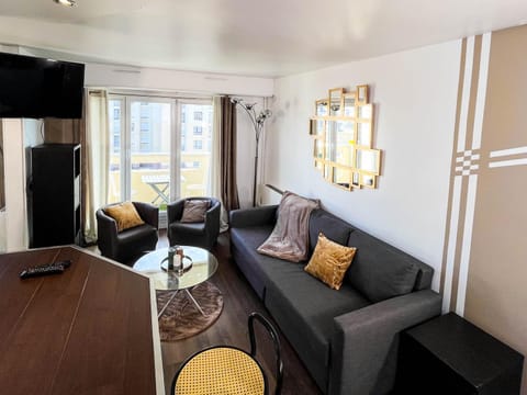 TV and multimedia, Living room, minibar