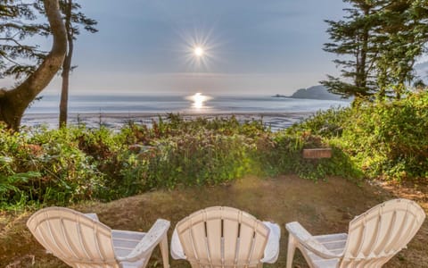 Agate Beach Oceanfront Lodge House in Newport