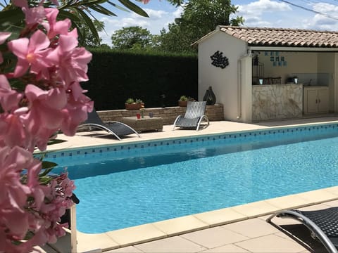 Villa climatisée avec piscine Villa in Pont-Saint-Esprit