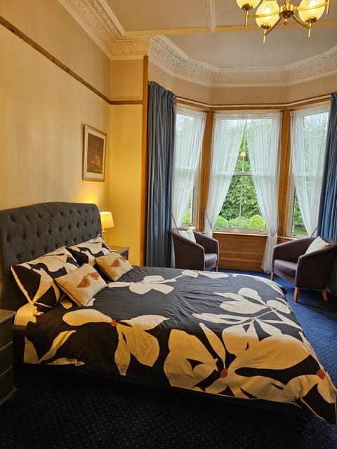 Smiths Guest House Bed and Breakfast in Edinburgh