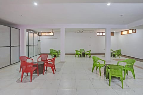 OYO Omi Guest House Hotel in Gurugram