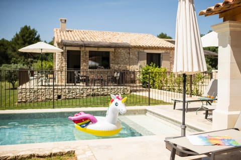 Bastide Toujours Dimanche, Maison de vacances avec vue & piscine privée House in Gordes