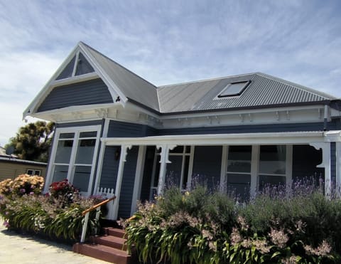 5 Large Bedroom Villas Suitable for 10People (CBD) Chalet in Christchurch