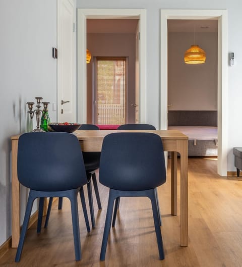 Living room, Photo of the whole room, Seating area, Dining area