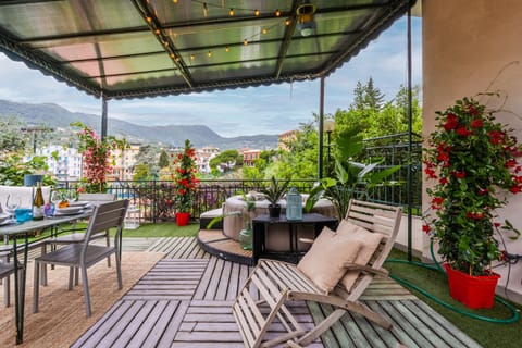 TERRAZZA PORTOFINO Splendido appartamento con piscina idromassaggio - PARCHEGGIO GRATIS Apartment in Santa Margherita Ligure