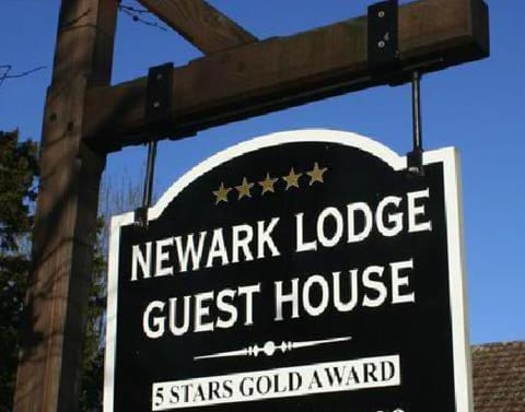 Newark Lodge Guest House Bed and Breakfast in Newark and Sherwood District