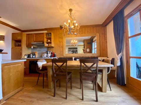 Chalet Mont Blanc - Arc 1950 - Ski-in Ski-out, 2 bed duplex, sleeps 8 Apartment in Bourg-Saint-Maurice