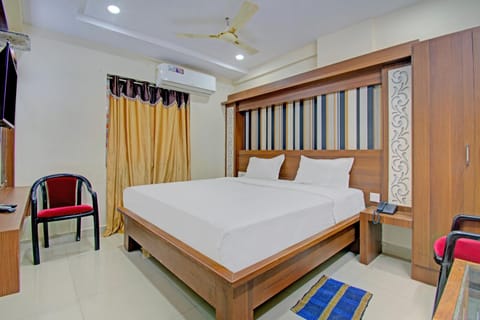 Super OYO Flagship 80823 Hotel Sitara Grand Hotel in Visakhapatnam