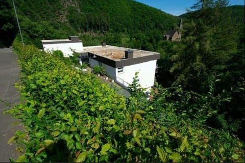 Property building, Spring, Day, Natural landscape, Mountain view