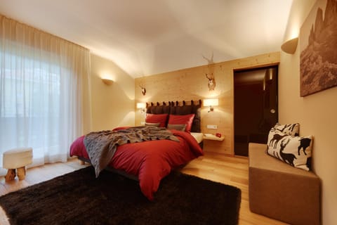Crioli Dolomiti Lodge Apartment in Prags