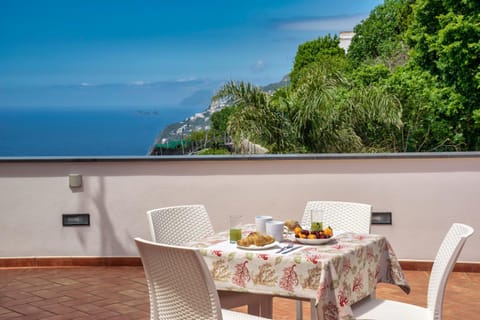 Casa Serena with sea view Condo in Conca dei Marini