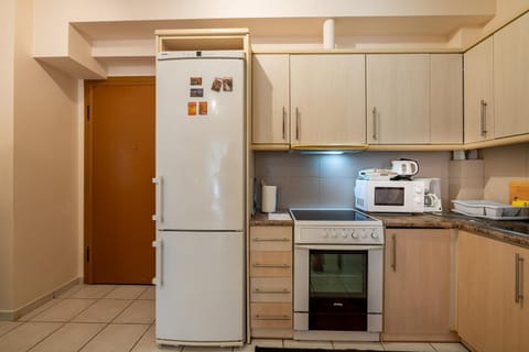 Flat in excellent location with private parking Wohnung in Kallithea