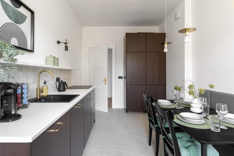 Kitchen or kitchenette, Dining area, dishwasher, pet friendly, stove