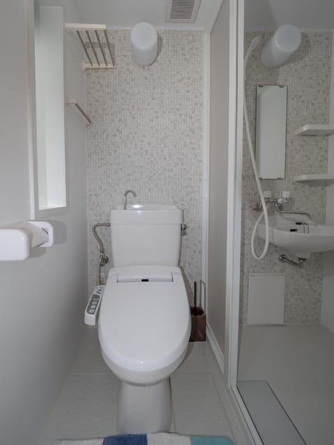 Kamakura International House Double Room w Shower Toilette - Vacation STAY 11403 Alojamiento y desayuno in Yokohama