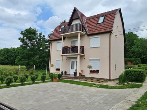Barka Apartman Copropriété in Hungary