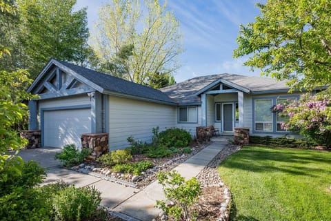 95 Saint Andrews Circle House in La Plata County