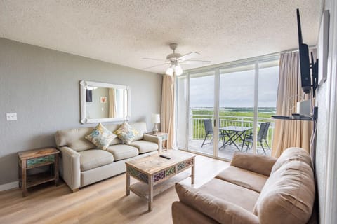 The Grand Turk -Sunset View & Pool House in Stock Island