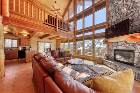 Ski-View Lodge House in Brian Head