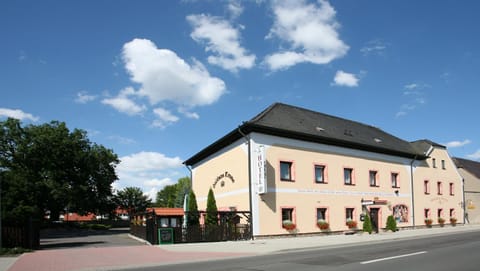 Facade/entrance, Street view