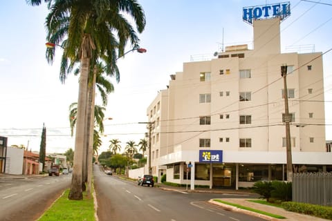 Property building, Neighbourhood, Street view