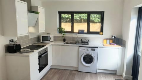 Large modern self contained apartment in Lymington Wohnung in Lymington