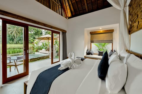 Bed, Day, Garden, Photo of the whole room, Bedroom, Garden view, Pool view, Swimming pool, towels