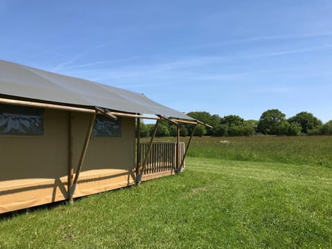 Safaritent Glamping Normandie Luxury tent in Granville