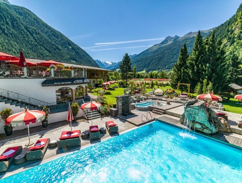 Mountain view, Pool view