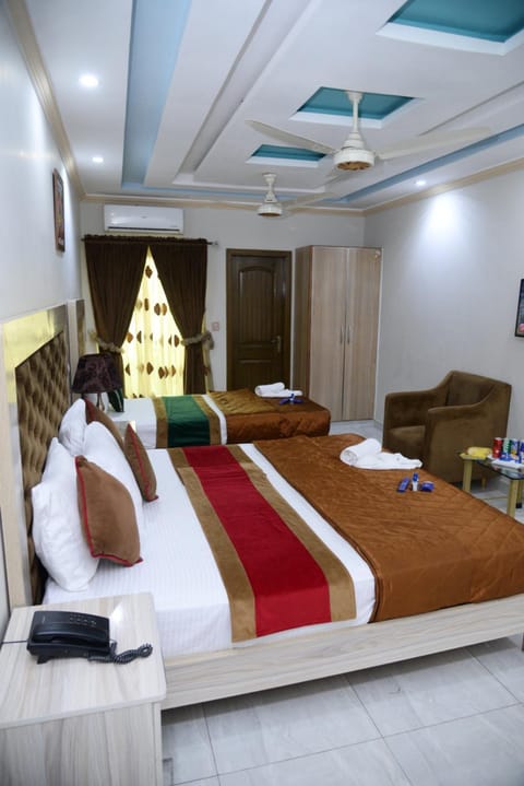 Hotel Deluxe Johar Town Lahore Hotel in Lahore